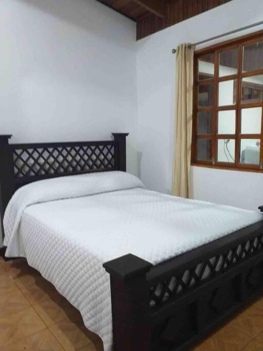 דירות Amplia Casa En פקוארה מראה חיצוני תמונה